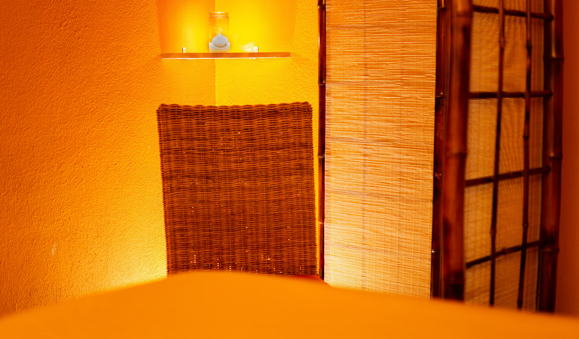 Massage table and seating in the treatment room